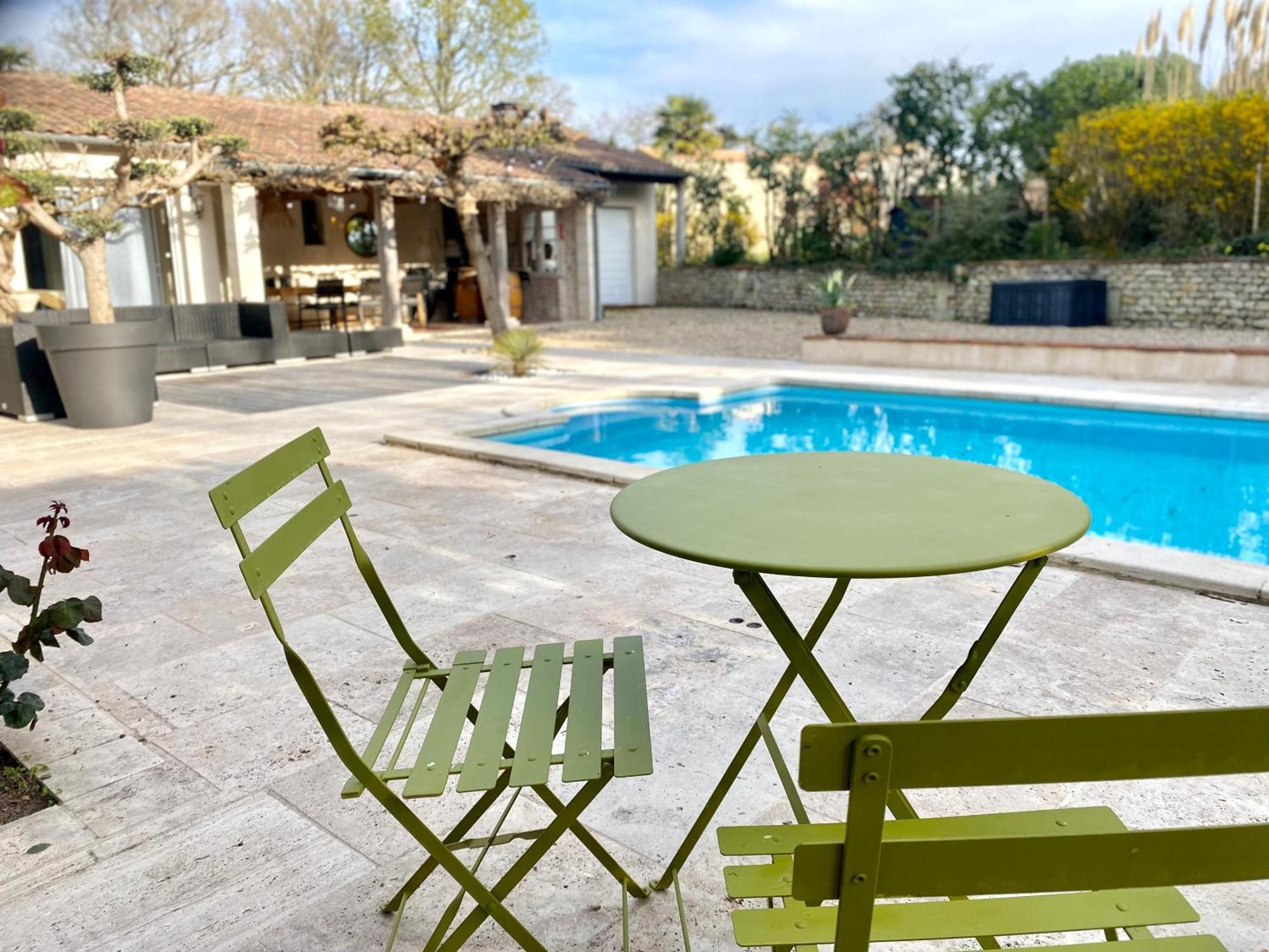 Le Logis De La Brumanderie - Saintes Fontcouverte  Pokoj fotografie